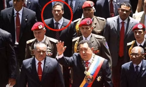 Một trong những bức hình hiếm hoi cho thấy chân dung của Salazar.