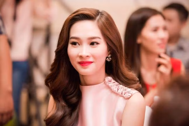 Hé lộ cách "ăn gian" đến chục tuổi của sao Việt - Hình 2 He lo cach