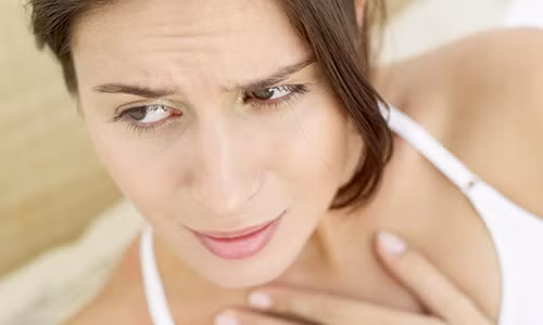 Dau hieu canh bao ung thu vom hong can di kham gap