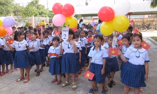 Sang lop 5 chieu phai phu dao lop 1 van dat... hoc sinh gioi