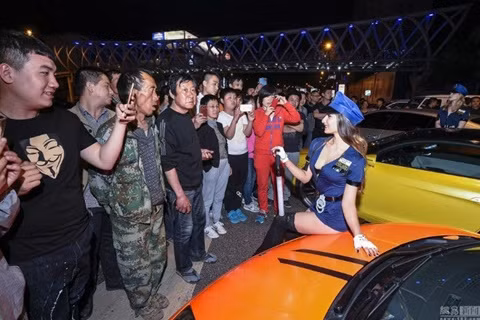 Thậm chí là chụp ảnh.