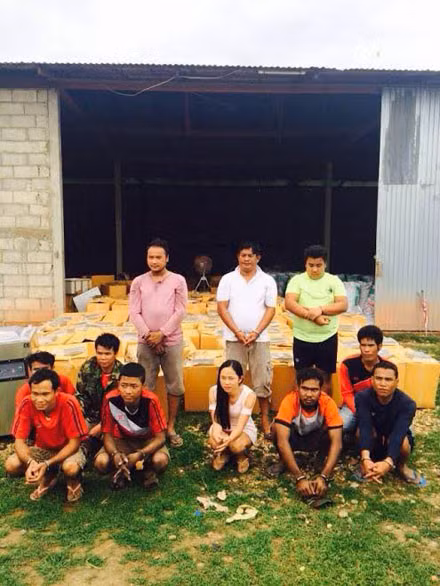 Anh hung tham lang trong chuyen an bat trum ma tuy Xieng Phenh-Hinh-2