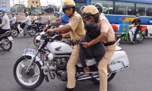 Hình ảnh đẹp của người CSGT. Ảnh minh họa.