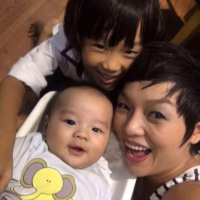 Thái Thùy Linh đã tìm hiểu rất kỹ trước khi quyết định cho con tiêm vắc xin theo chương trình Tiêm chủng mở rộng. Ảnh: Facebook nhân vật.