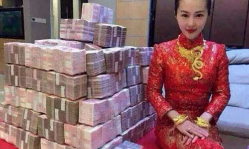 Kho hoi mon, sieu xe, biet thu gay choang vang cua cap doi tre