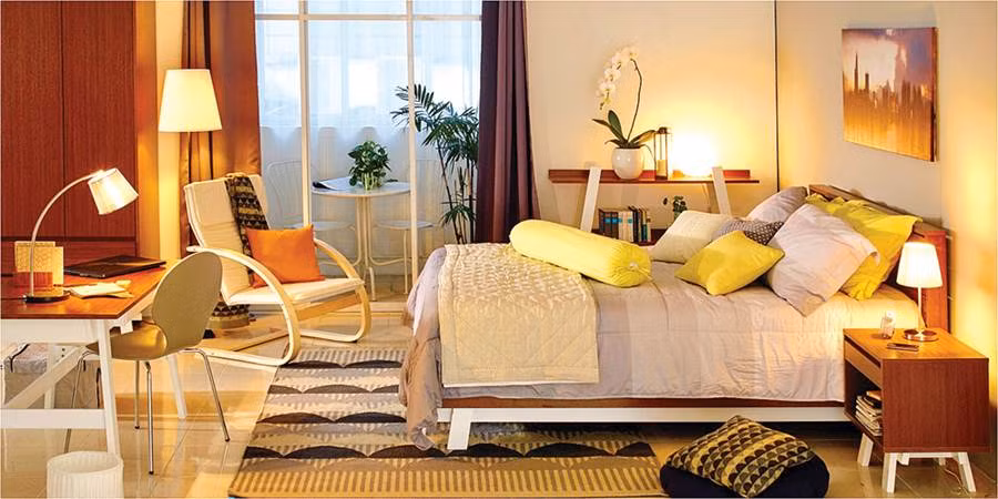 2. Tinh thần Á châu Những món đồ nội thất Á Châu thường mang đến cảm giác tĩnh lặng, thanh bình, phù hợp với nhu cầu cần được thư giãn. Do đó, các nhà thiết kế sẽ tập trung vào các yếu tố tạo ra sự hài hòa, cân bằng. Những món đồ mang phong cách Á Châu trong năm tới chủ yếu là đồ gỗ sẫm màu và vật dụng trang trí truyền thống như thảm, đèn, tranh treo tường,...