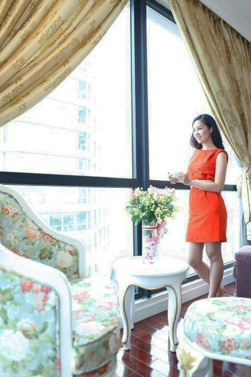 Những ô cửa kính lớn, bức tường sơn trắng, điểm xuyết những giỏ hoa…là căn nhà mơ ước của nhiều người.