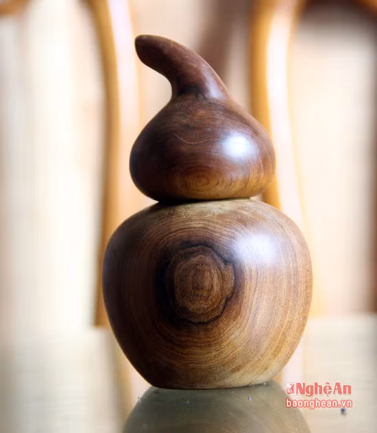 Loài gỗ bách xanh luôn giữ được những vân mây đặc trưng.