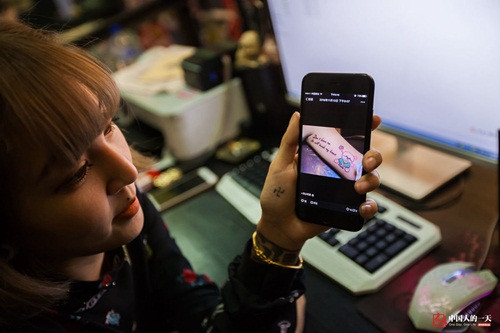 Mục tiêu của Tuyên Tử là uy tín, chất lượng. Trước khi xăm cho khách, các thiết bị đều được tiệt trùng hoàn toàn để đảm bảo sức khỏe và an toàn. Bên cạnh đó, Tuyên Tử sử dụng màu rất tốt, phối hợp hài hòa. Cô luôn chọn mua loại mực đắt, để cho ra đời những hình xăm tuyệt vời nhất.