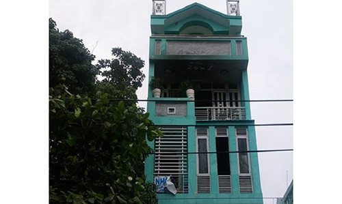 Ngao da nguoi dan ong dam cong an dot nha co thu