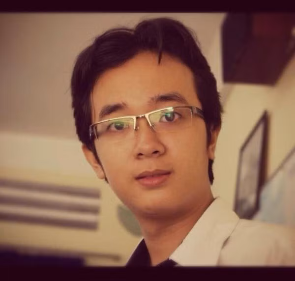 Được biết, Trung Hiếu cũng sở hữu thành tích học tập khủng ở trường, được nhận học bổng của trường Đại học Việt Đức (VGU) với điểm thi đầu vào đạt 90,80 %.