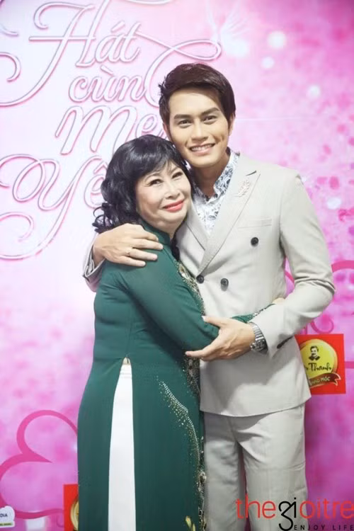 Dam nuoc mat nghe ke chuyen doi NSUT Kim Phuong-Hinh-3