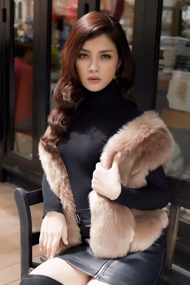 Người đẹp Mỹ Duyên sở hữu nhiều lợi thế từ nụ cười tỏa nắng đến thần thái biểu cảm đa dạng. Những yếu tố này giúp cô tỏa sáng ở nhiều nơi trong đó có các cuộc thi nhan sắc, Mỹ Duyên vẫn thiếu một chút may mắn để có thể tiến xa hơn với danh hiệu hoa hậu.