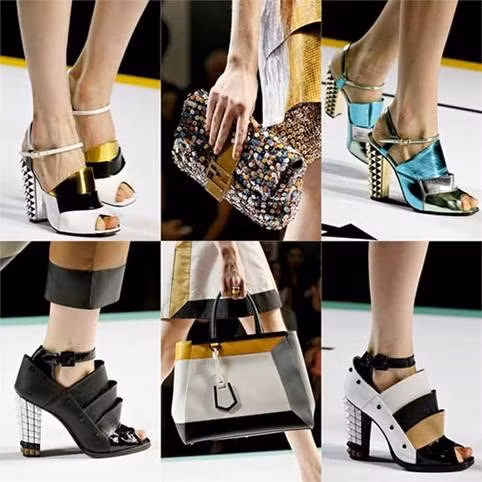 Phụ kiện tạo nên sự hoàn hảo tổng thể Phụ kiện là là món đồ không thể thiếu của những tín đồ thời trang, giúp trang phục trở nên sinh động và tô đậm cá tính của mỗi người. Những món đồ đơn giản như: túi xách, ví cầm tay, khăn quấn, vòng cổ, vòng đeo tay, nhẫn, đồng hồ… sẽ là nét chấm phá đầy tinh tế cho trang phục trong những ngày xuân ngọt ngào.