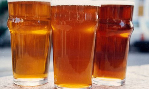 Kinh ngac chiec may bien nuoc tieu thanh... do uong