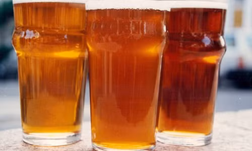 Kinh ngac chiec may bien nuoc tieu thanh... do uong