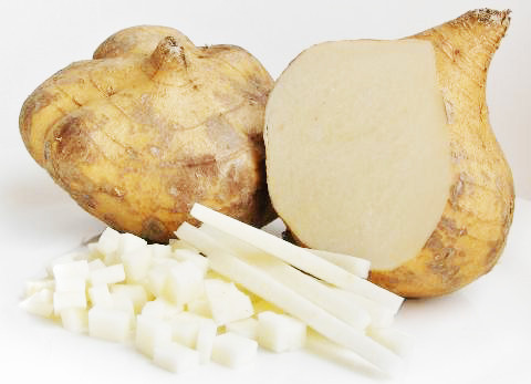 Cách ăn đúng. Ăn củ đậu vừa phải. Nhiều người biết được tác dụng giảm cân của củ đậu nên ăn không có điểm dừng. Nhiều bạn thậm chí có quan niệm rằng, ăn càng nhiều thì càng không bị đói, tránh phải nạp nhiều thức ăn vào cơ thể nhưng đó là điều hoàn toàn sai lầm.