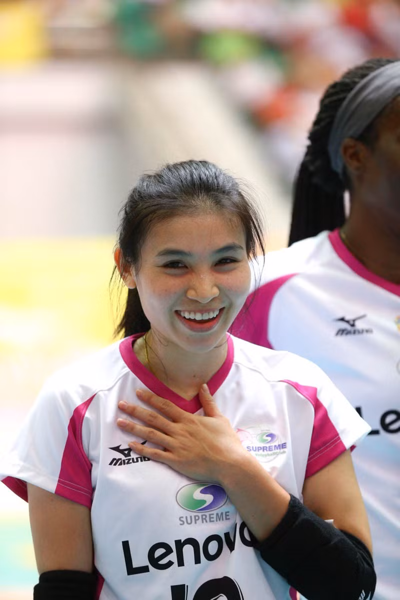 Phomla Soraya của CLB Chonburi (Thái Lan) thu hút người xem bởi nụ cười tỏa nắng.