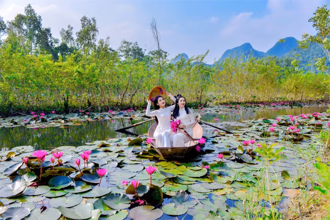 Anh Bách cũng cho biết, để thực hiện bộ hình đẹp thì khoảng thời gian từ 6h -8h là phù hợp nhất.