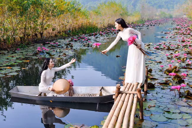 Các cô gái trẻ đều là mẫu ảnh khá chuyên nghiệp.