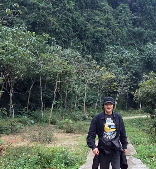 Cuộc đời của Võ Hoài Nam chỉ thay đổi sau khi đi bộ đội về và theo học tại nhà hát kịch trung ương. Kể từ vai diễn Truyền thuyết tình yêu thần nước, anh dần trở thành cái tên ăn khách.