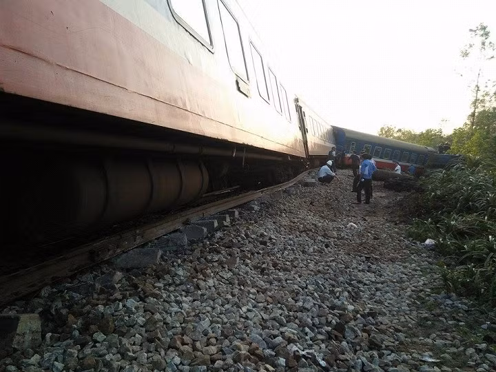 Tai nan tau hoa tham khoc o Hue: Pho tau chua kip ve gio bo