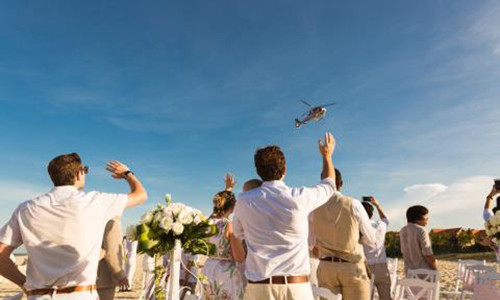 Sau chuyen sieu mau Ha Anh dam cuoi bang truc thang