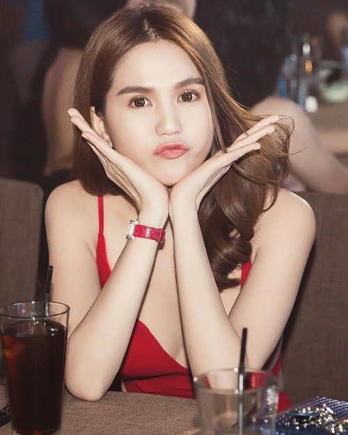 Cô nàng có số đo ba vòng đáng ngưỡng mộ là 85 – 56- 91cm.