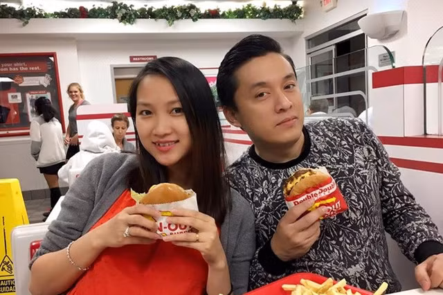 Từ khi vợ mang thai, Lam Trường dành nhiều thời gian ở bên Mỹ để chăm sóc hai mẹ con.