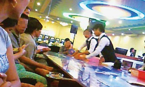 Ngày đầu năm, tại casino luôn tấp nập con bạc người Việt đến sát phạt.