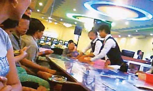 Ngày đầu năm, tại casino luôn tấp nập con bạc người Việt đến sát phạt.