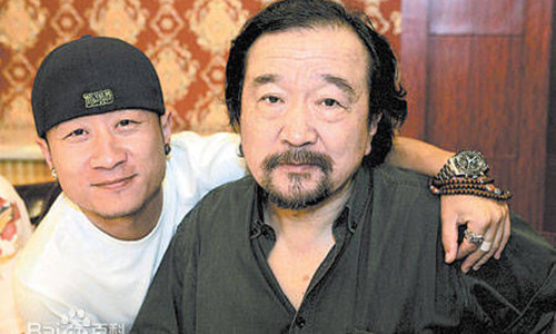 Lý Úc cho rằng cha khắt khe quá mức với mình.