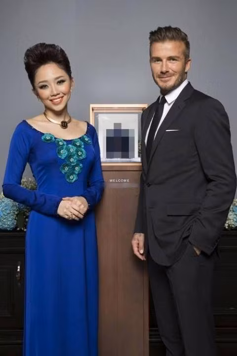 Toc Tien: Dua hoi sao ngoai de PR ten tuoi-Hinh-3