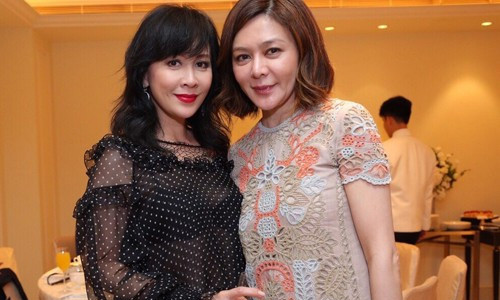 Lưu Gia Linh và Quan Chi Lâm thời gắn bó.