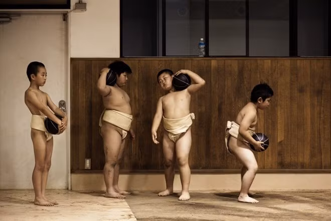 Tinh tiet bat ngo trong ho so mat ve Sumo-Hinh-2