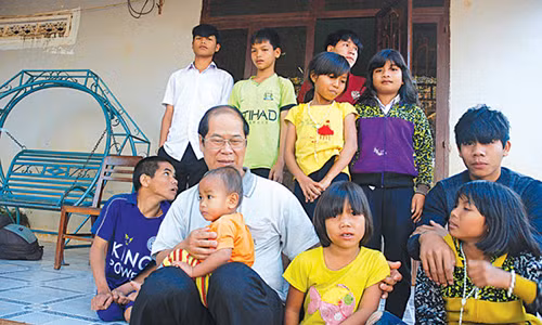 Lam cha cua 71 dua tre