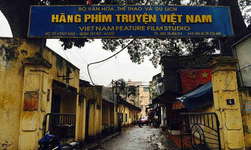 Hãng phim truyện Việt Nam đang sử dụng khu đất gần 5.500 m2 đất tại số 04 Thụy Khuê ven hồ Tây.