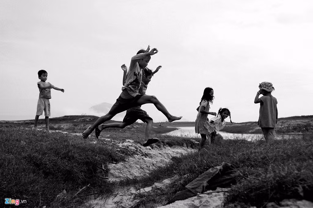 Khi hỏi về ước mơ có những em không biết ước mơ nghĩa là gì. Chúng chỉ mong được ăn no, được có một ngôi nhà có tường để ở. Có những em ước mơ được đi học để biết chữ sau này kiếm được nhiều tiền phụ giúp ba mẹ nuôi các em.