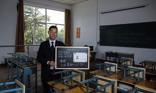 Nhan vien bao ve thanh hieu truong truong nghe gay kinh ngac