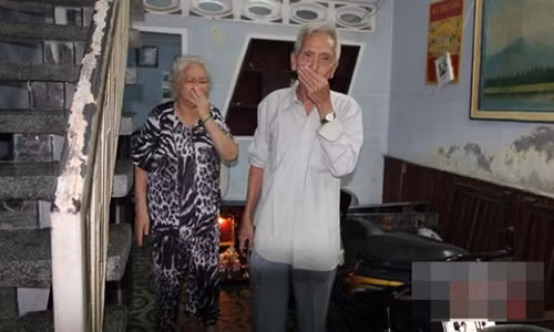 Con gai mac no, gia dinh bi tan cong bang phan va mam tom pha nhot