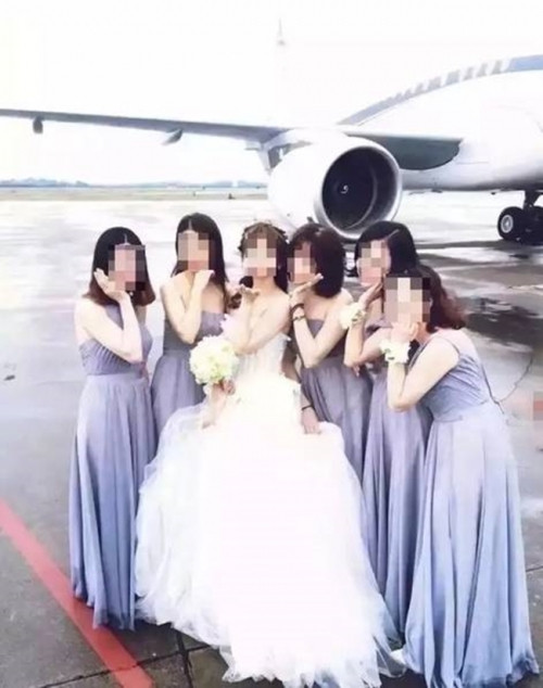 Ngay sau khi lan truyền trên mạng xã hội, đám cưới xa hoa này đã nhận được rất nhiều bình luận của cư dân mạng, đặc biệt các chị em bày tỏ sự ngưỡng mộ.