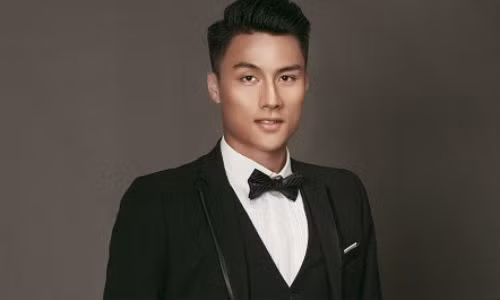 Hình ảnh khiến nhiều người lầm tưởng Mạc Hồng Quân chụp hình cưới.