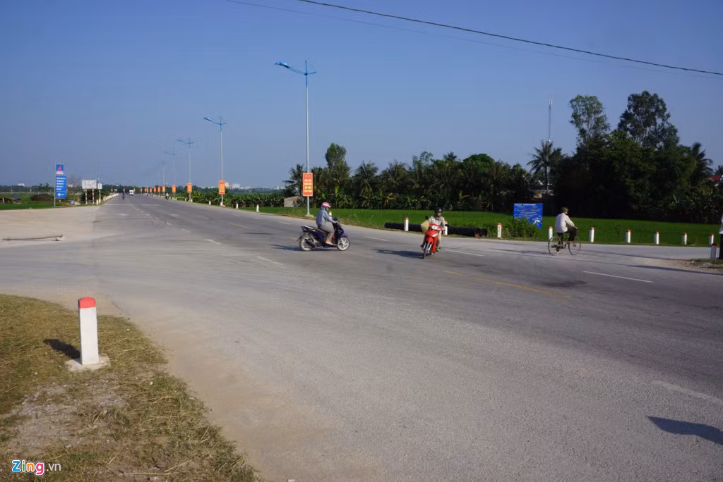 Tuyến đại lộ Nam sông Mã tiếp giáp với nhiều đường ngang dân sinh.