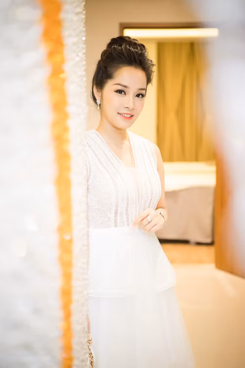 Minh Hương đẹp lên trông thấy sau 10 năm đóng Nhật ký Vàng Anh.