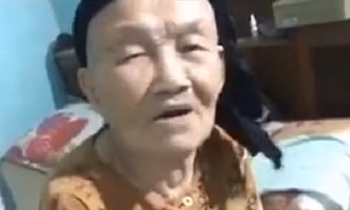 Ba ngoai gan 100 tuoi khuyen chau gai yeu di khong e