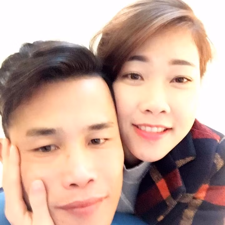 Tuy nhiên, sau khi ra tù được một thời gian, hai người chia tay. Hiệp Gà nhanh chóng lên xe hoa với người con gái khác tên Thu Trang. Nhưng chỉ sau một năm kết hôn, Hiệp Gà cũng nhanh chóng đường ai nấy đi với cô vợ hai. Sau một thời gian, công chúng lại thấy anh khoe ảnh với một cô gái lạ với dòng tâm sự tràn ngập yêu thương. Tuy nhiên, chuyện tình lần này cũng nhanh chóng kết thúc vì bị gia đình “tiểu thư” phản đối kịch liệt. Đến tháng 4 vừa rồi, Hiệp Gà lại khiến công chúng ngã ngửa khi tiếp tục kết hôn lần ba. Trong đám cưới, nam danh hài tuyên bố đây sẽ là lần cuối cùng trong cuộc đời anh. Hiện tại, Diệu Thúy - bà xã tập 3 của Hiệp Gà đang mang bầu.