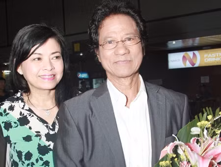 Vương Nga là người vợ thứ tư và cũng là người gắn bó với ông lâu nhất từ năm 1975 cho đến giờ. Sau hơn 40 năm gắn bó, Chế Linh và Vương Nga vẫn luôn hạnh phúc bên nhau. Chế Linh chia sẻ rất cảm kích trước sự đồng cảm của Vương Nga. Dù đã chia tay nhưng Chế Linh vẫn liên lạc và trở thành bạn bè với những người vợ trước.