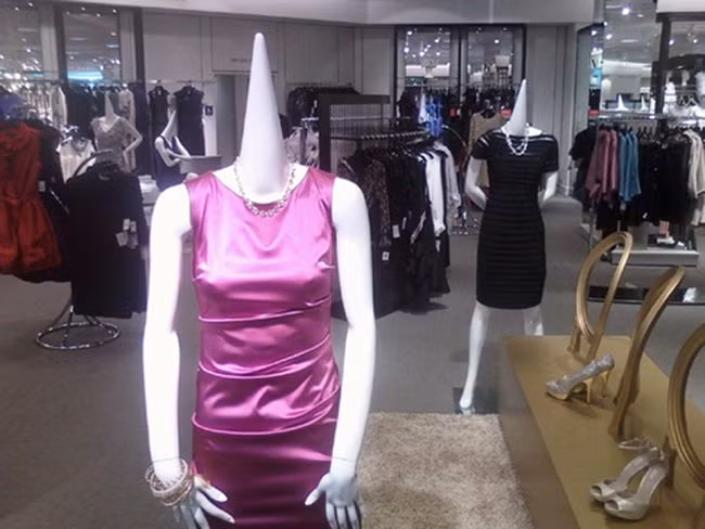 Đầu em bà chủ cất chỗ khác rồi.