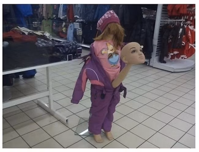 Haha, ta là ma nơ canh "kinh dị" nhất ở đây.