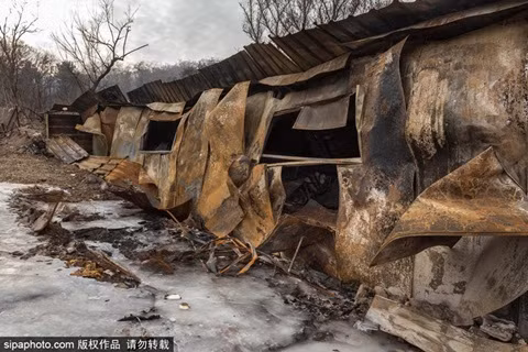 Hoang tàn và rách nát là hình ảnh thấy khắp nơi.